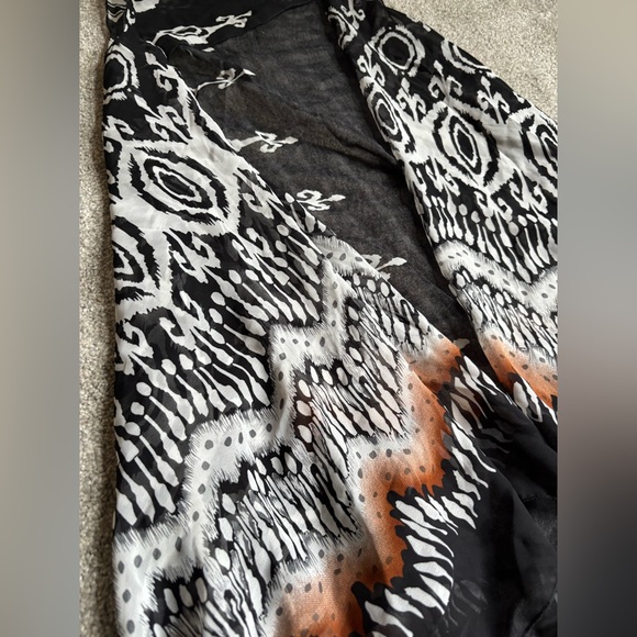 Patterned Shawl - Picture 4 of 7